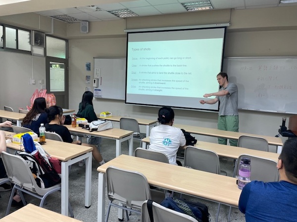 114年【英語主題學習班】英語大聲說：「羽」你一起說英語！114年5月12日(另開新視窗/jpeg檔)圖片