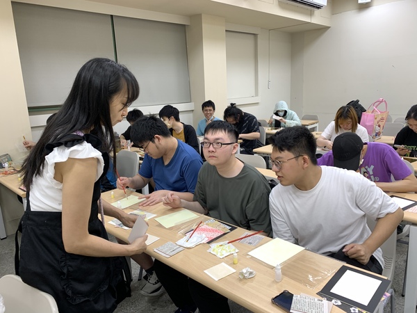 114年4月21日(一)【日本傳統工藝—金箔摺紙畫】體驗活動(另開新視窗/jpg檔)圖片