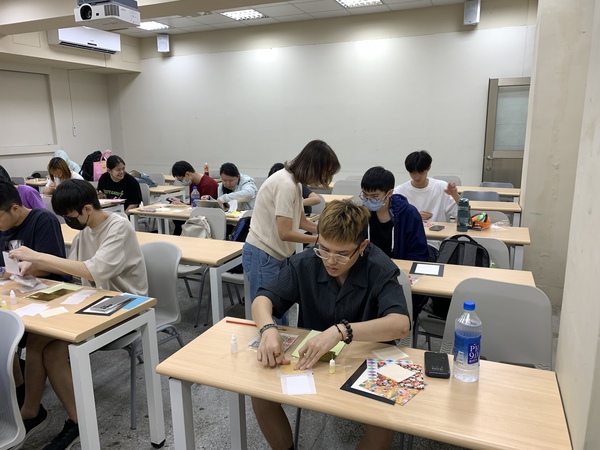 114年4月21日(一)【日本傳統工藝—金箔摺紙畫】體驗活動(另開新視窗/jpg檔)圖片