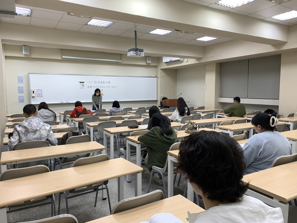 115年4月30日(四)【英文創意寫作比賽】，線上報名於4月24日星期五11:59pm截止(另開新視窗/jpg檔)圖片