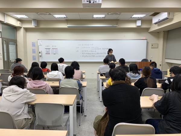114年4月17日(四)【英文創意寫作比賽】，線上報名於4月11日星期五11:59pm截止(另開新視窗/jpg檔)圖片