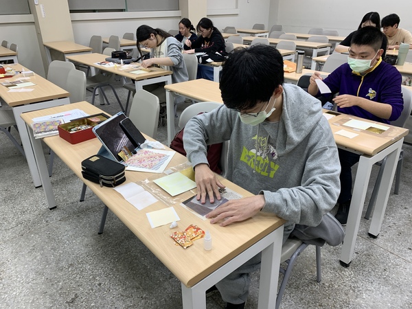 115年3月23日(一)【日本傳統工藝—金箔摺紙畫】體驗活動(另開新視窗/jpg檔)圖片