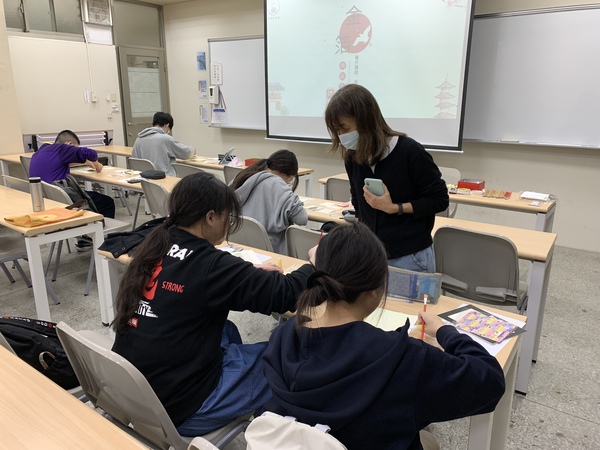 115年3月23日(一)【日本傳統工藝—金箔摺紙畫】體驗活動(另開新視窗/jpg檔)圖片