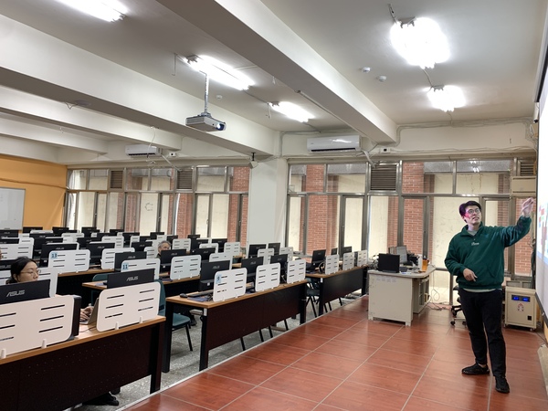 114年11月20日(四)【教師知能講座】英文語料庫在語言研究與教學中的應用(另開新視窗/jpg檔)圖片